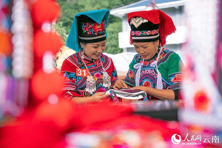 巧手織夢 雲南省文山州刺繡大賽落幕