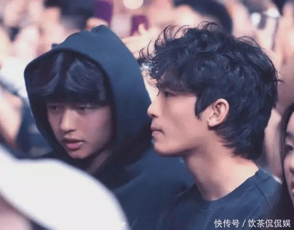 原創張柏芝機場淚送兒子留學，二兒子成全場焦點！