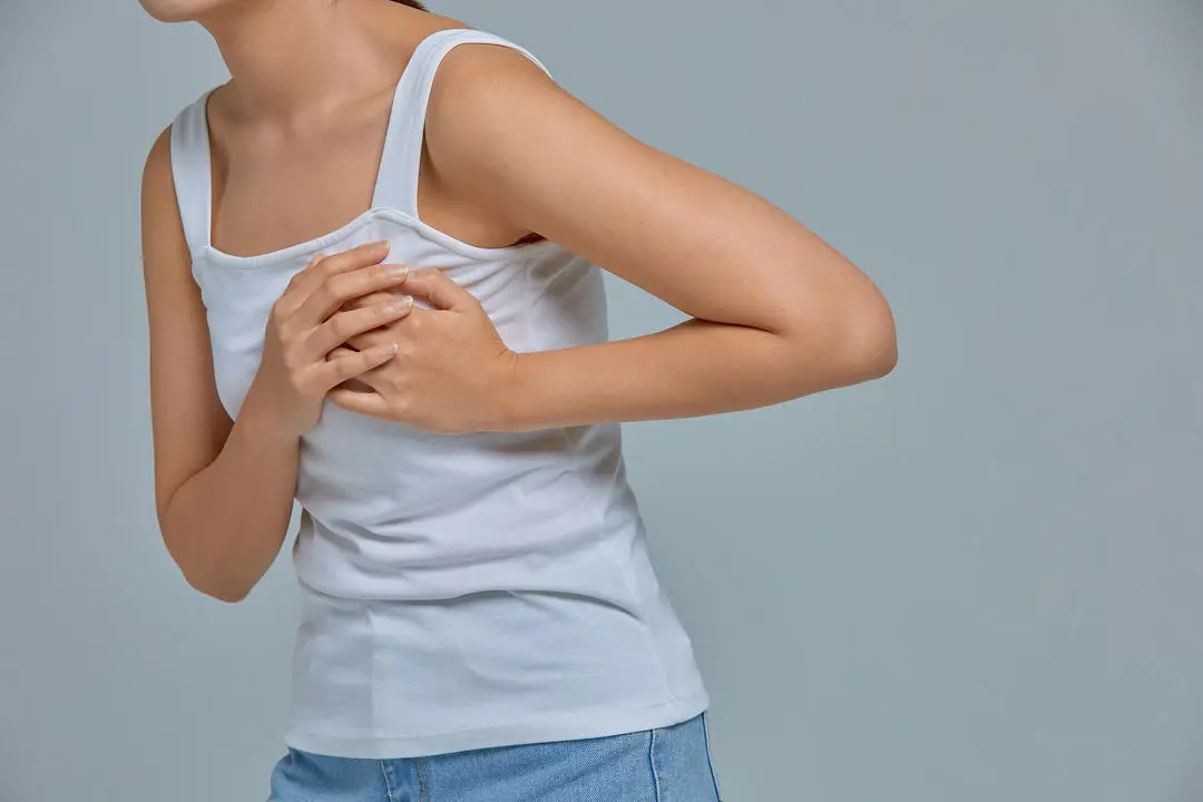 19歲女孩雙乳十多個結節！為什麼年輕女性容易長乳腺結節？