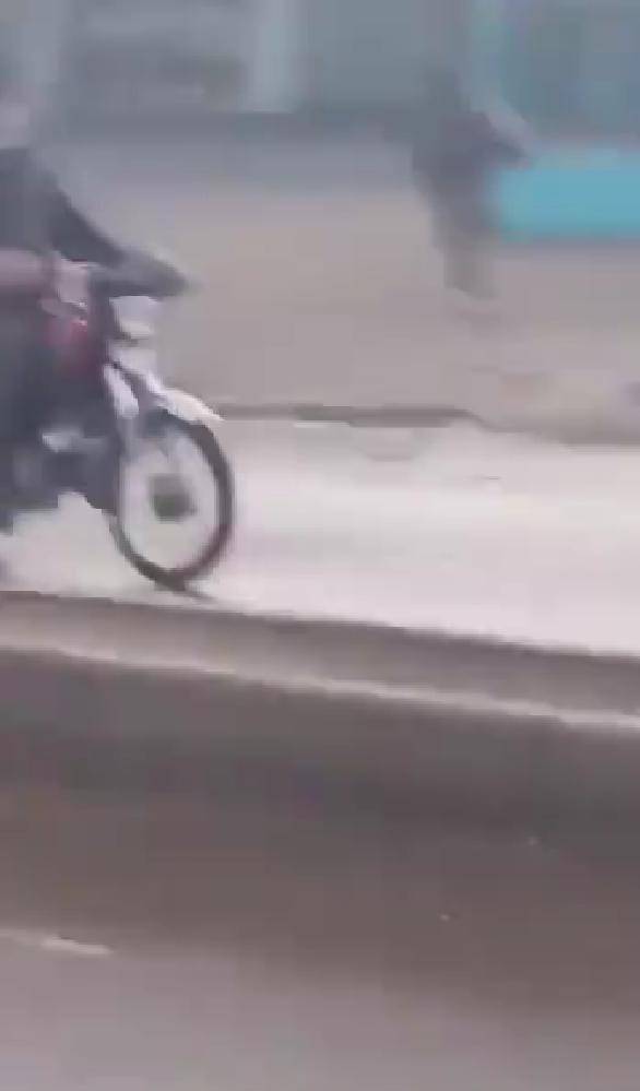 血拼一夜！千名叛軍死亡衝鋒，巴鐵翼龍大開殺戒：美械武器全被炸