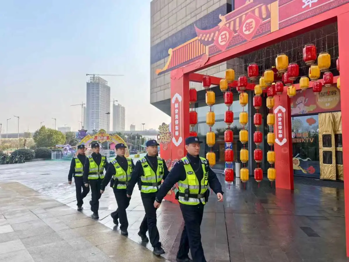 緊急救援、快速破案、周到服務！武漢民警守護春節歡樂祥和