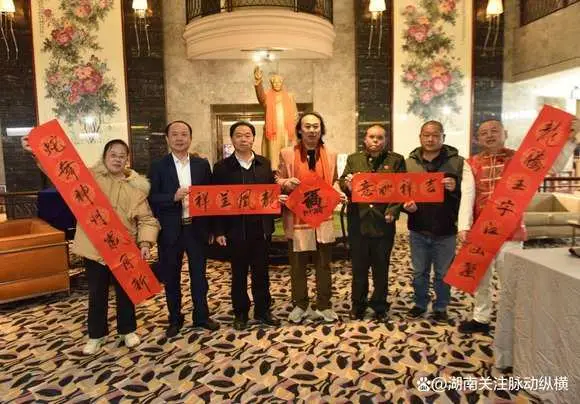 紮根人民 書法“五進”——曾昭才先生的藝術堅守與人民情懷