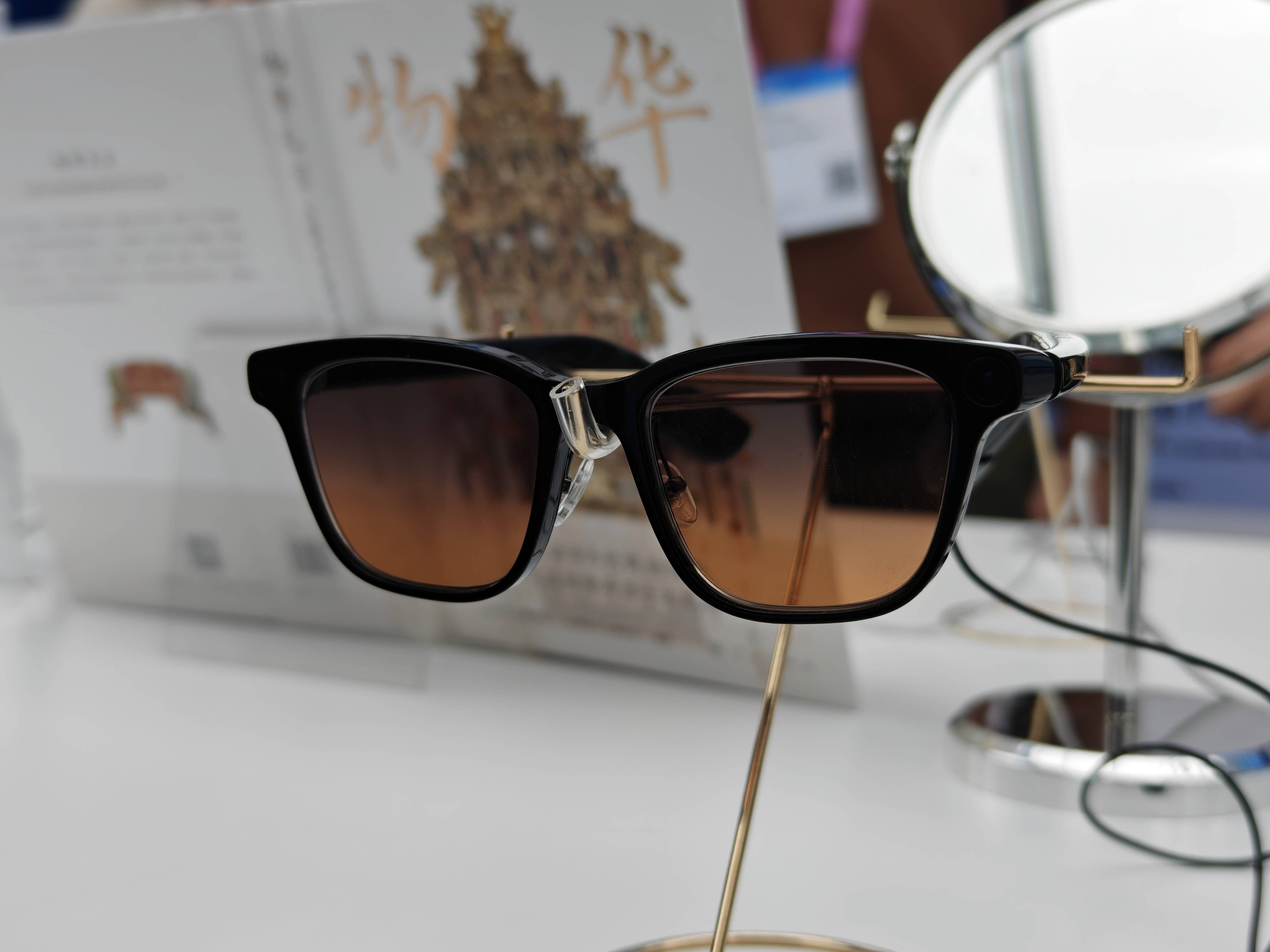 千問眼鏡MWC首秀！能辦事的AI終於“上臉”了