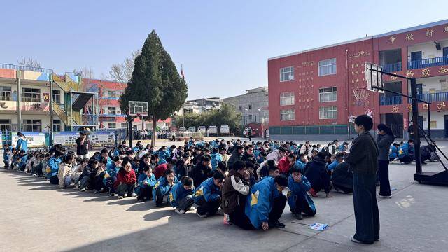 濟源市河苑街小學開展消防安全演練活動