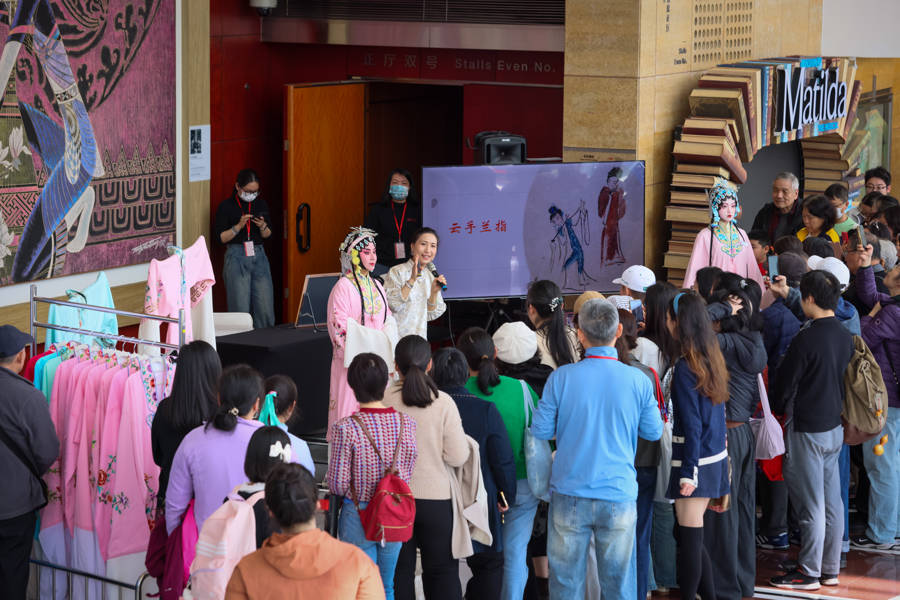 上海大劇院開啟藝術體驗日，一步跨入“流動戲劇花園”