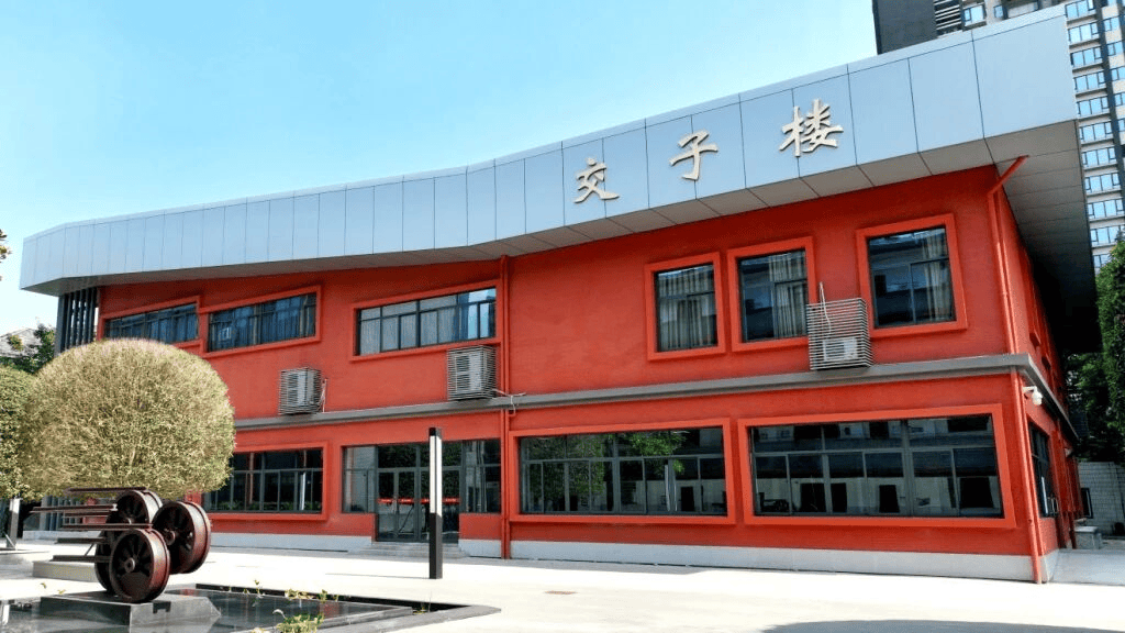 原創成都老牌中學逆襲！72 載守心育人，成教育界黑馬！